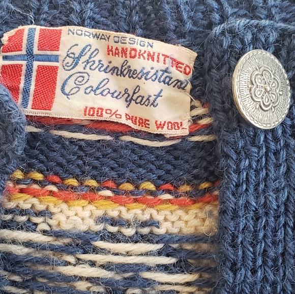 Norway Design Hand-Knitted Colourfast Sweater Vintage - Picture 2 of 7